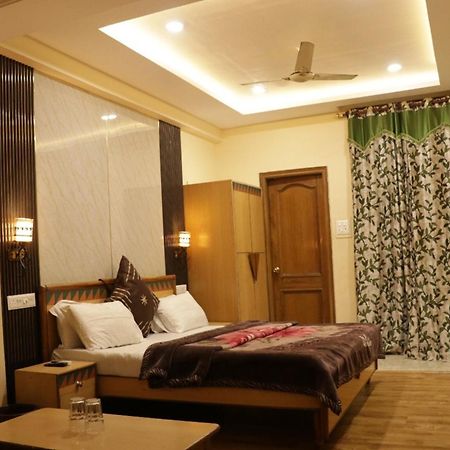 Hotel Royal Palace Jalandhar Eksteriør bilde