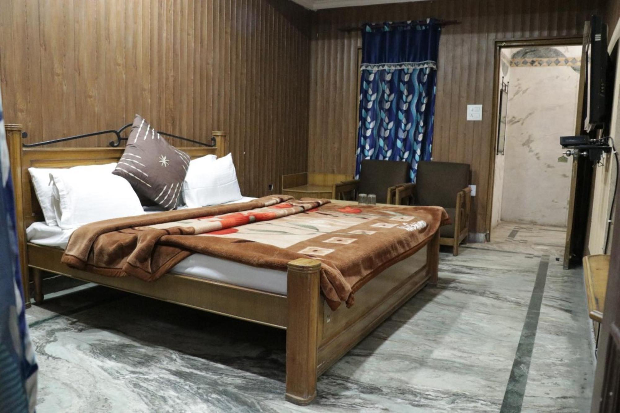 Hotel Royal Palace Jalandhar Eksteriør bilde