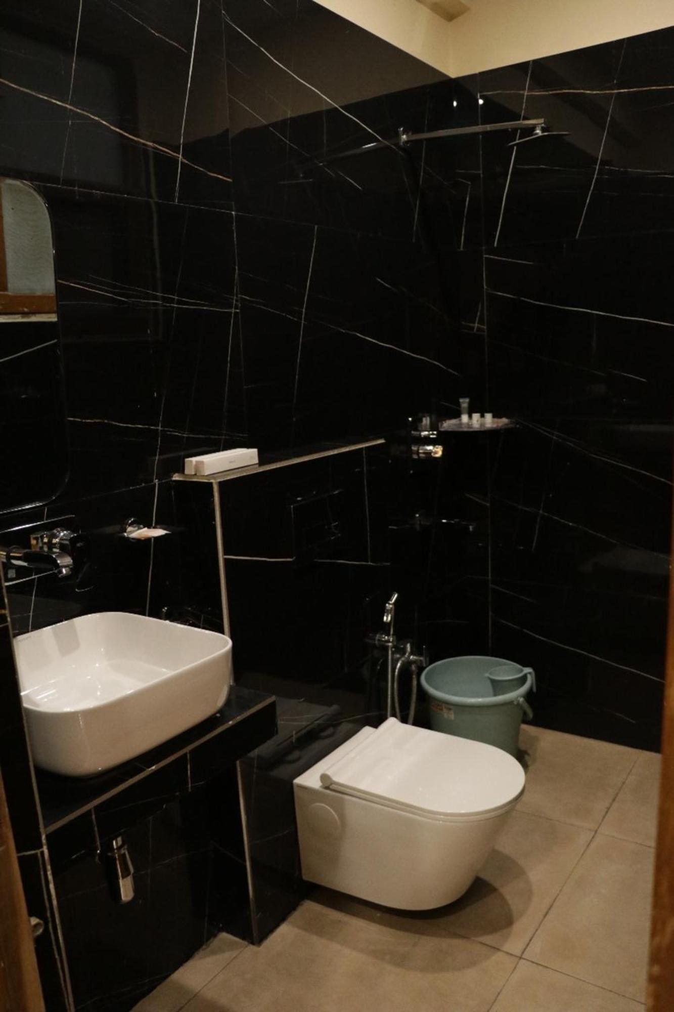 Hotel Royal Palace Jalandhar Eksteriør bilde