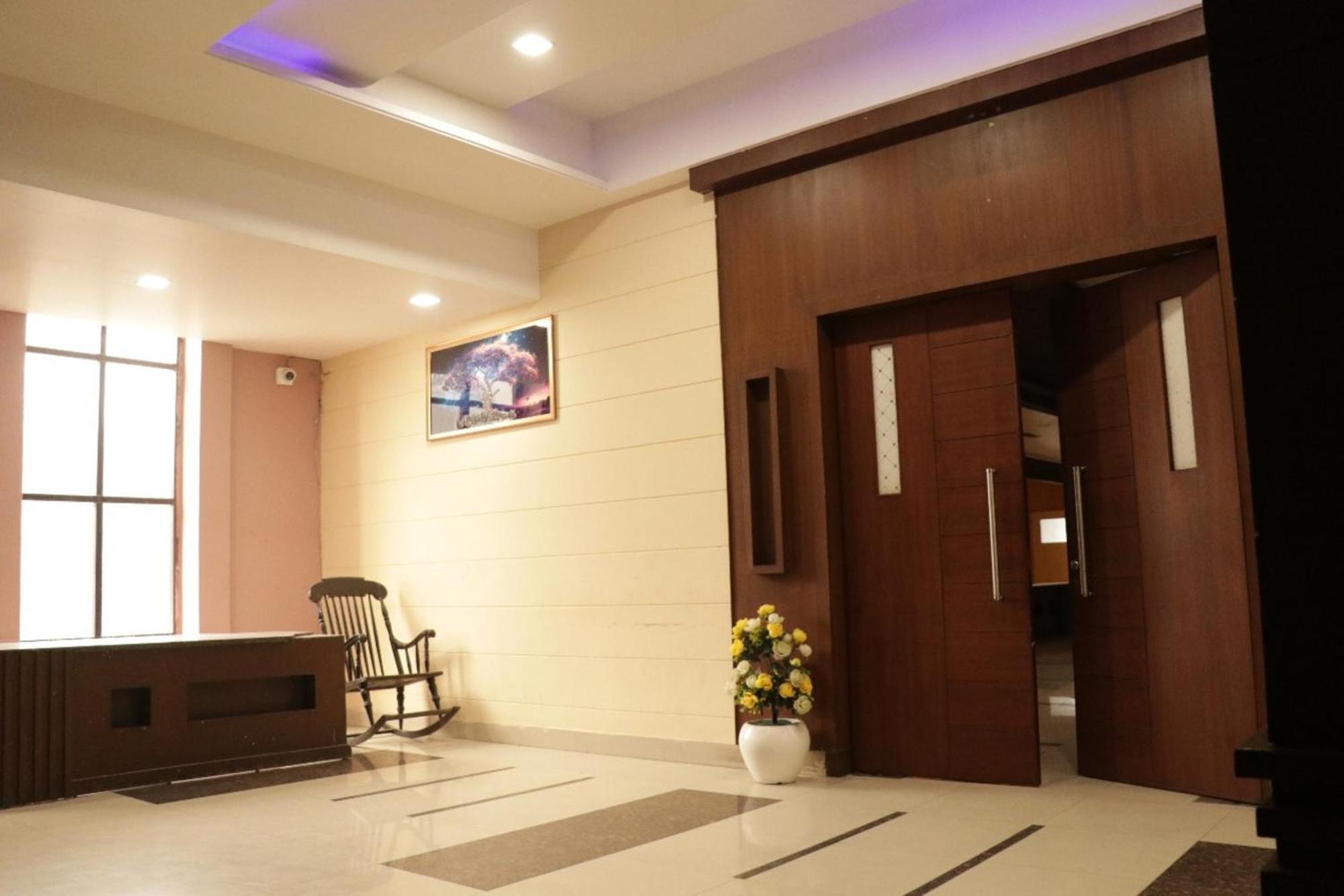 Hotel Royal Palace Jalandhar Eksteriør bilde