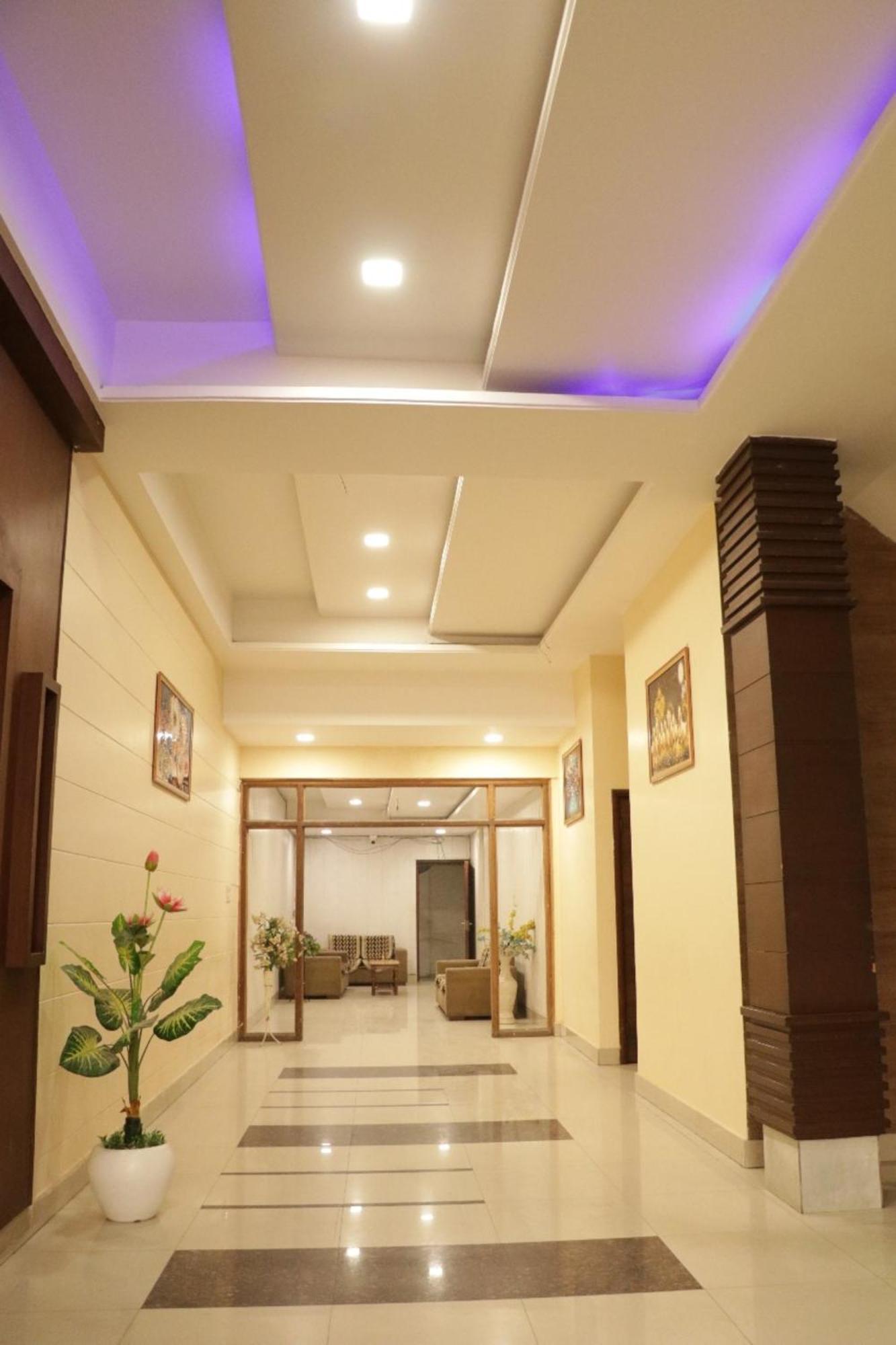 Hotel Royal Palace Jalandhar Eksteriør bilde