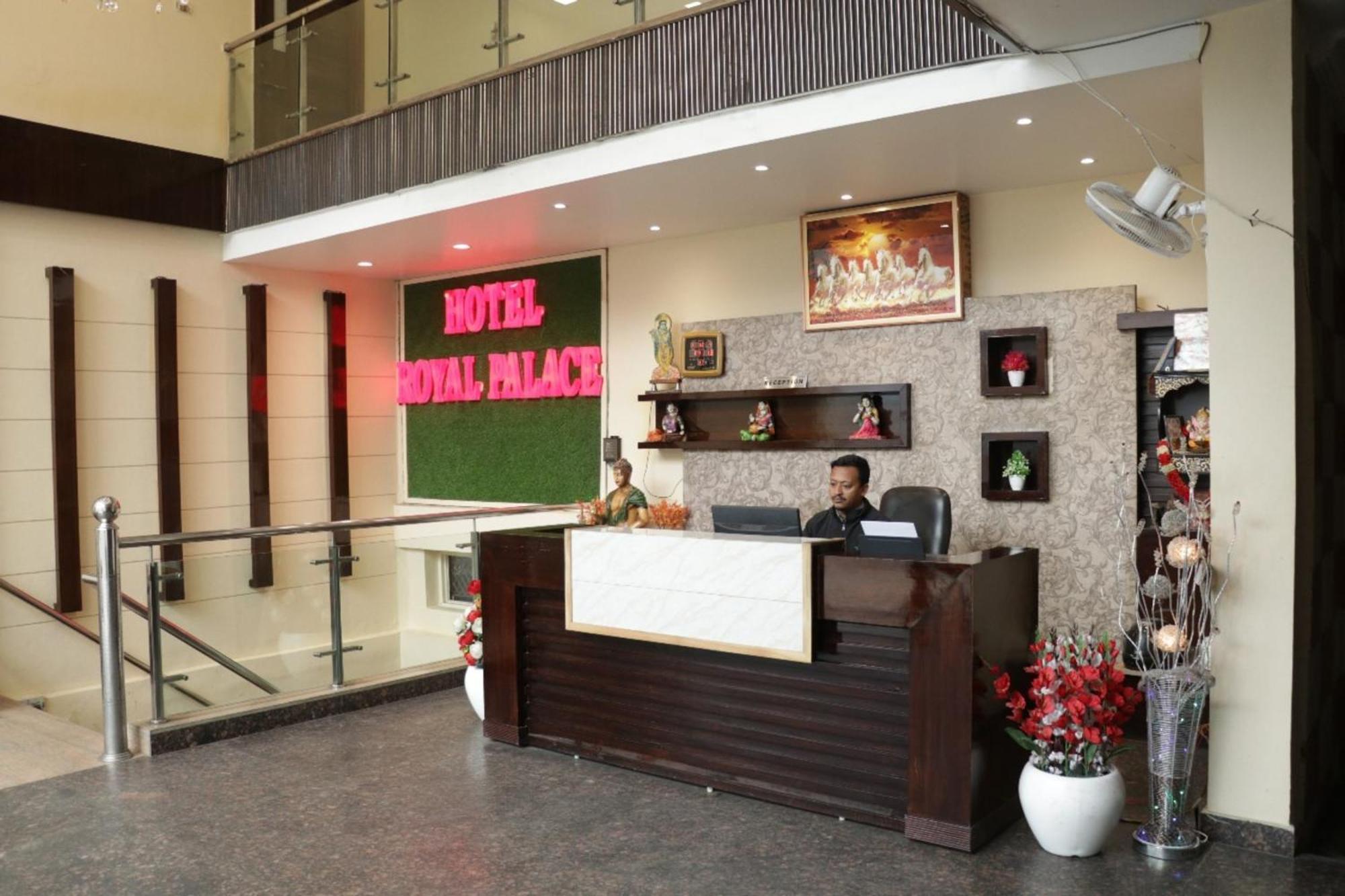 Hotel Royal Palace Jalandhar Eksteriør bilde