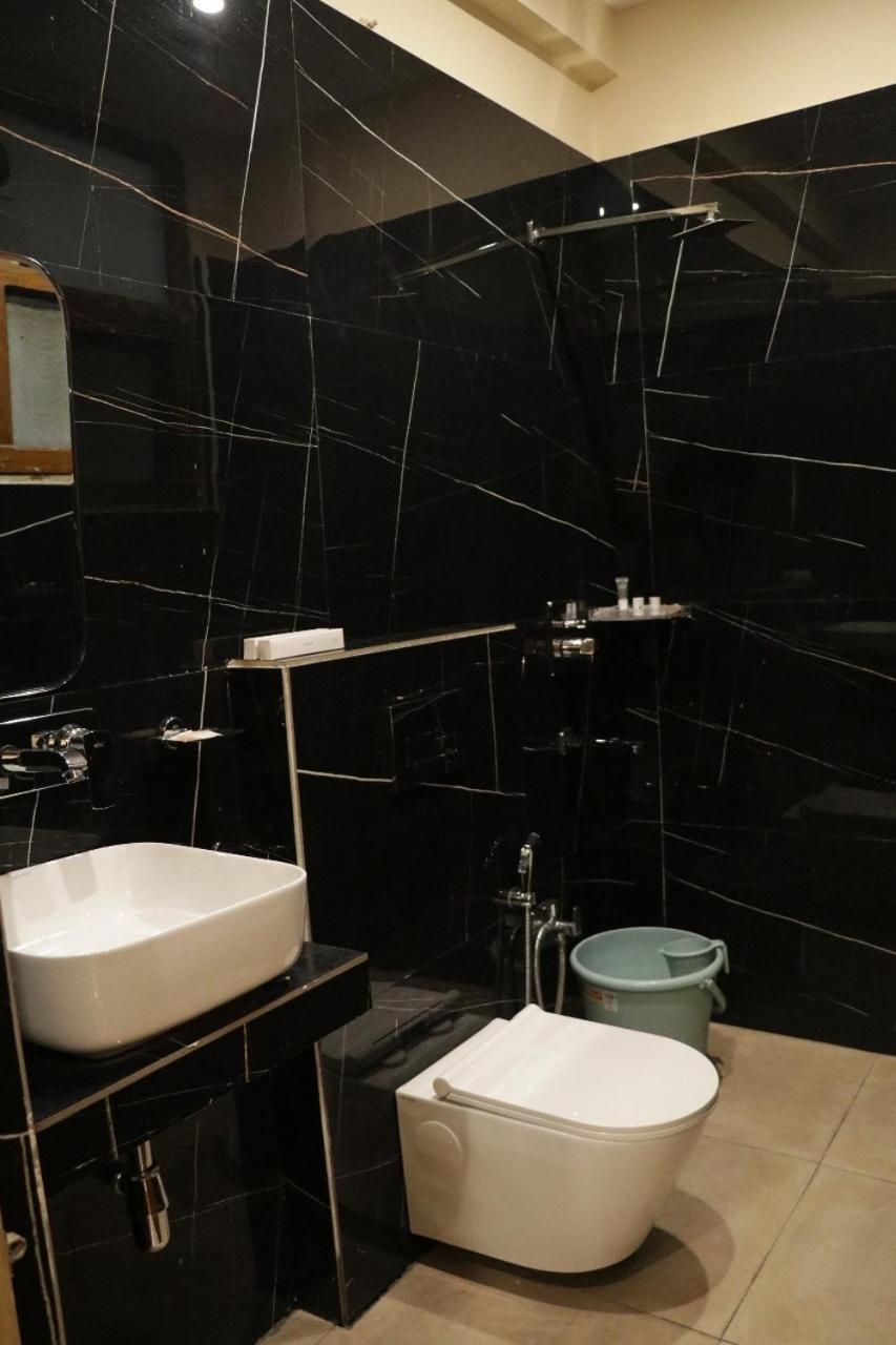 Hotel Royal Palace Jalandhar Eksteriør bilde