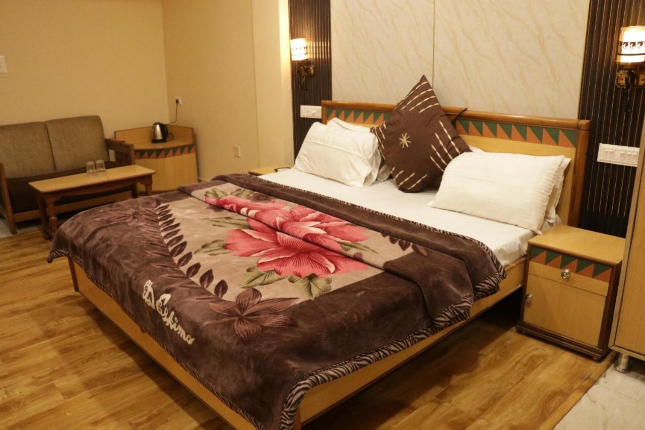 Hotel Royal Palace Jalandhar Eksteriør bilde