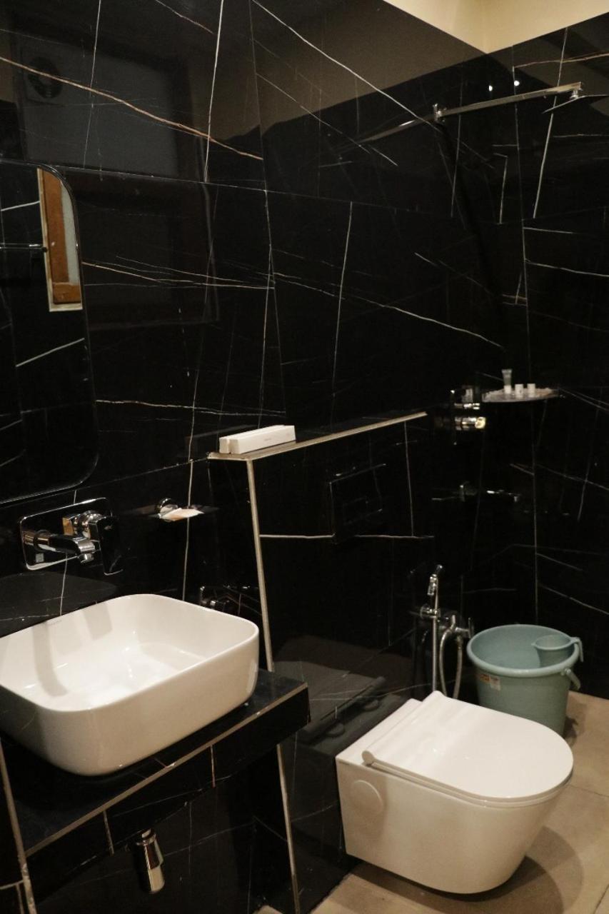 Hotel Royal Palace Jalandhar Eksteriør bilde