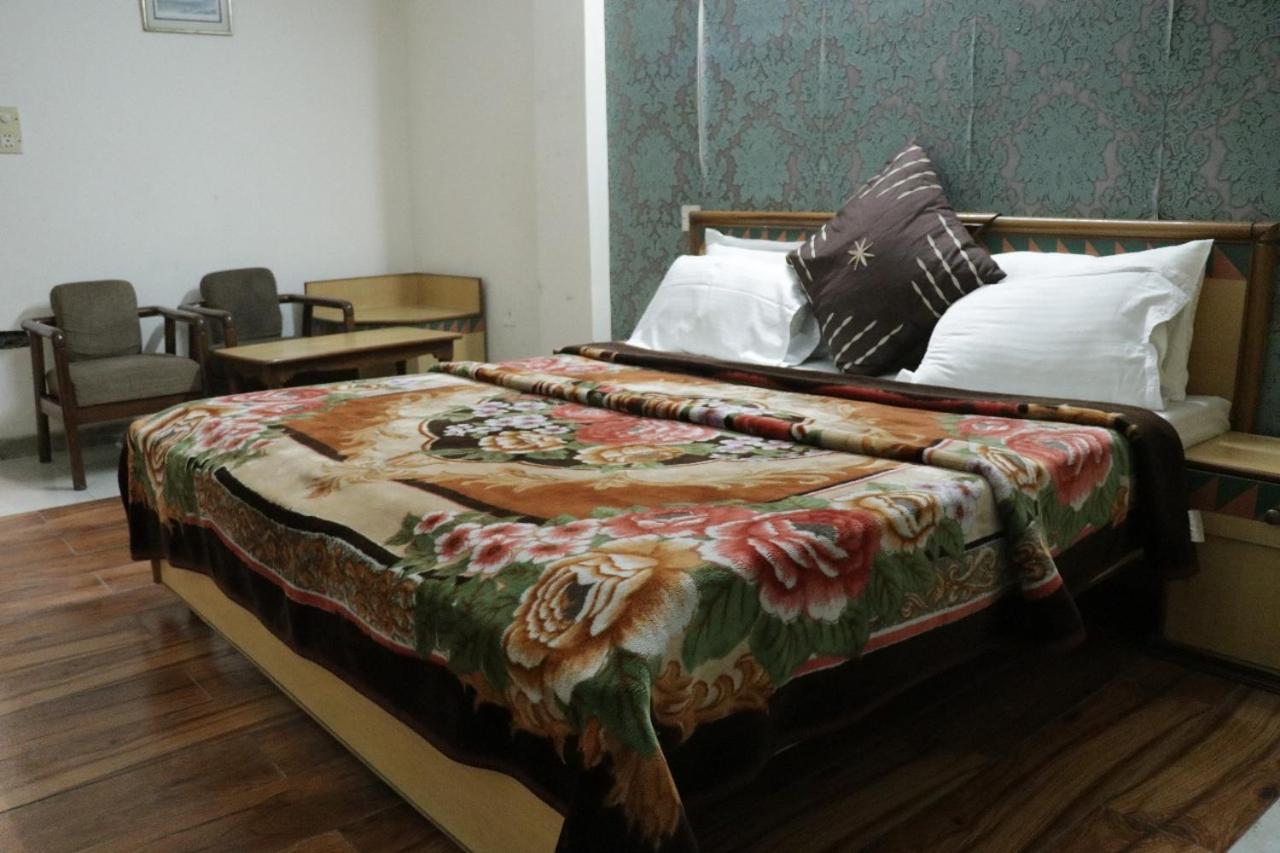 Hotel Royal Palace Jalandhar Eksteriør bilde