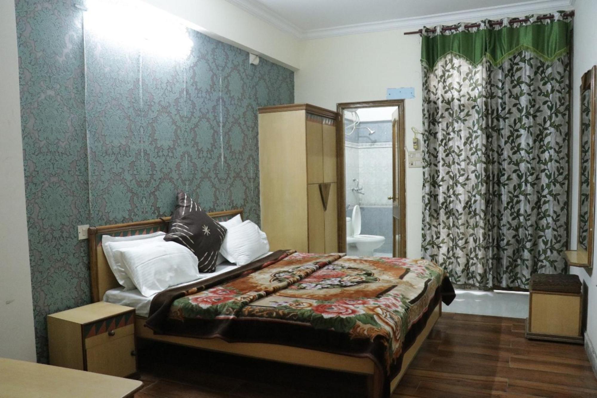 Hotel Royal Palace Jalandhar Eksteriør bilde